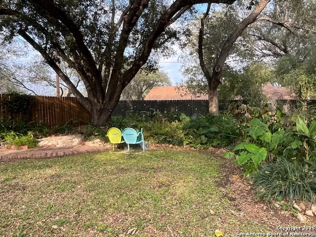 1216 Mockingbird Pleasanton, TX 78064
