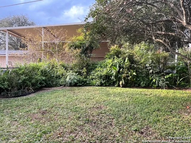 1216 Mockingbird Pleasanton, TX 78064