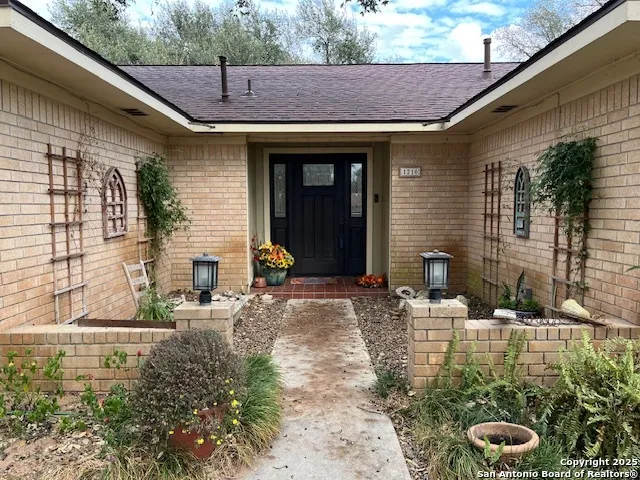 1216 Mockingbird Pleasanton, TX 78064