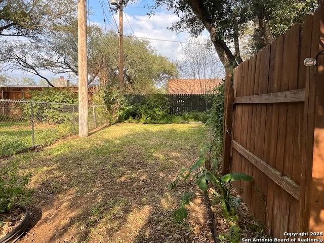 1216 Mockingbird Pleasanton, TX 78064