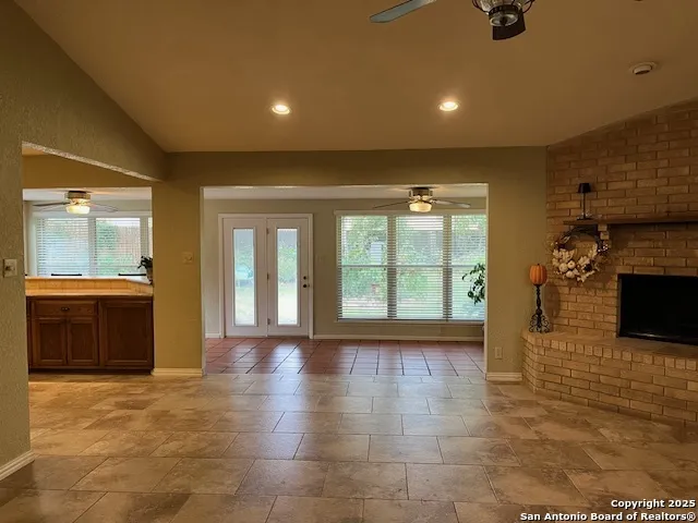 1216 Mockingbird Pleasanton, TX 78064