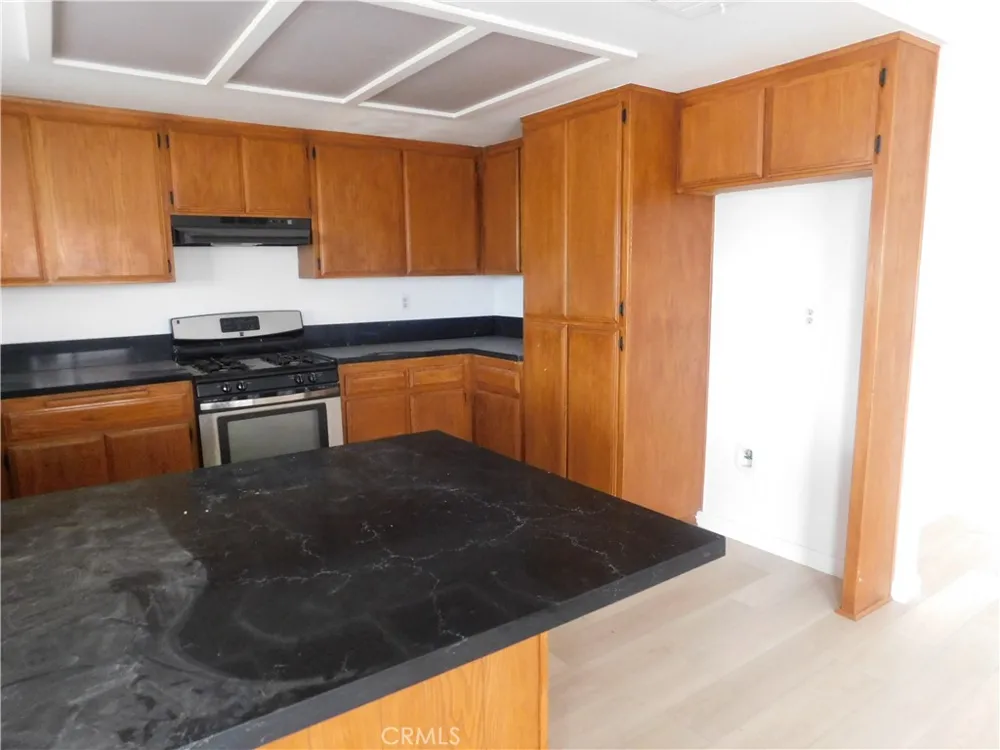 8260 Viburnum California City, CA 93505