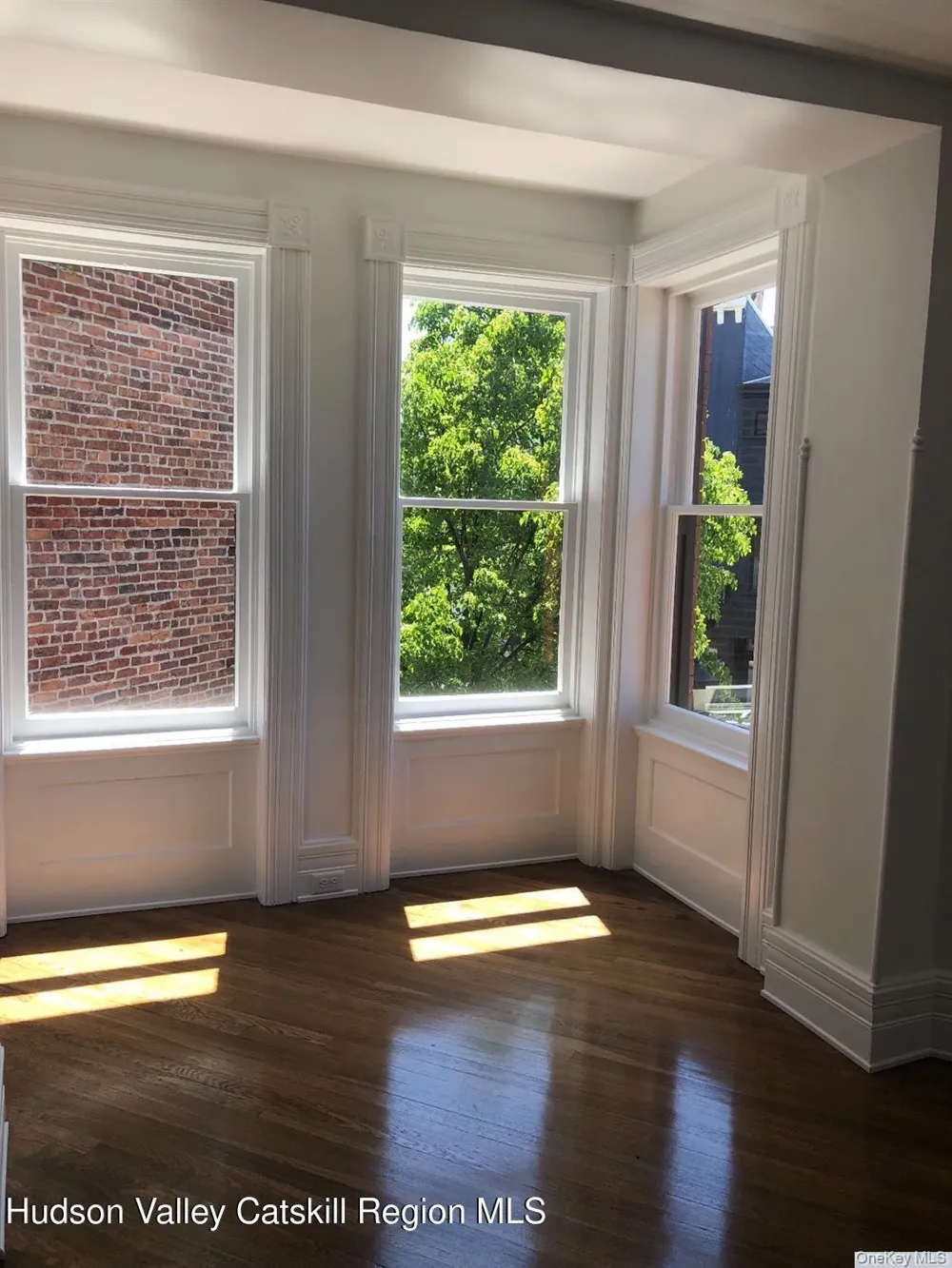 420 Warren Hudson, NY 12534