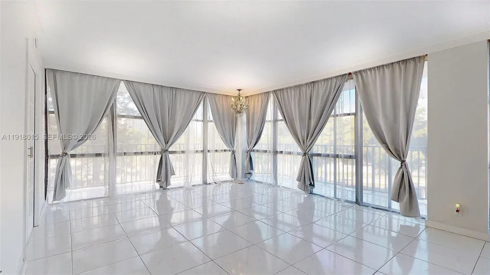 1000 Parkview Dr #431 Hallandale Beach, FL 33009