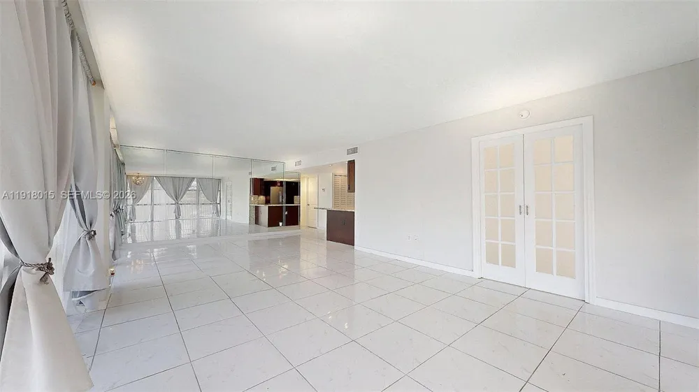 1000 Parkview Dr #431 Hallandale Beach, FL 33009