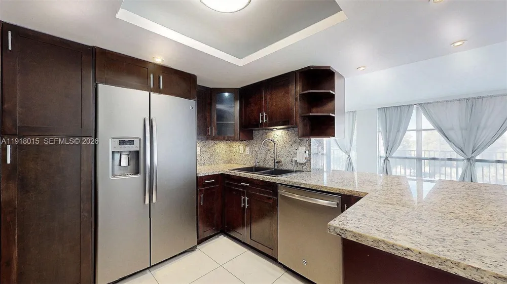 1000 Parkview Dr #431 Hallandale Beach, FL 33009