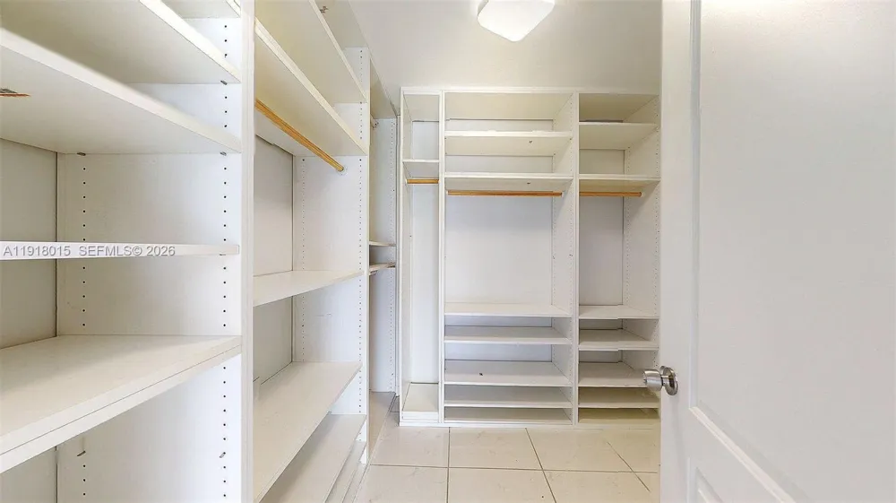 1000 Parkview Dr #431 Hallandale Beach, FL 33009