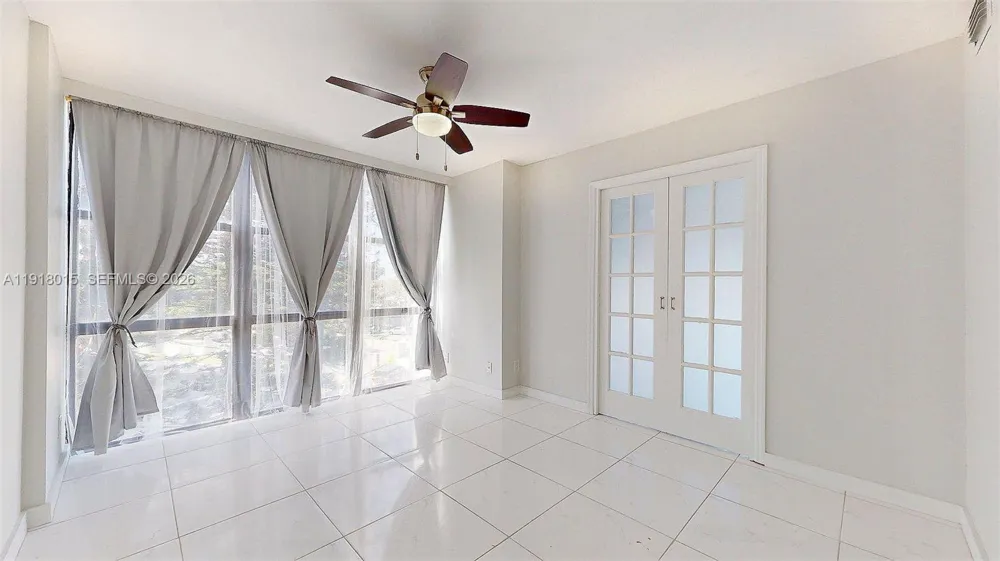1000 Parkview Dr #431 Hallandale Beach, FL 33009