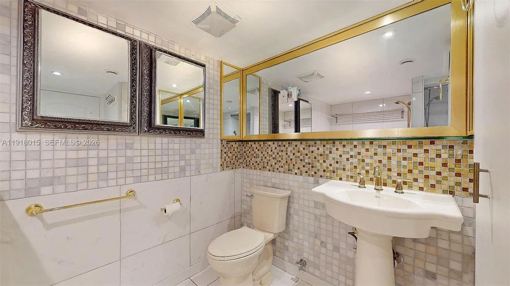 1000 Parkview Dr #431 Hallandale Beach, FL 33009