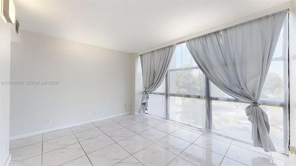 1000 Parkview Dr #431 Hallandale Beach, FL 33009