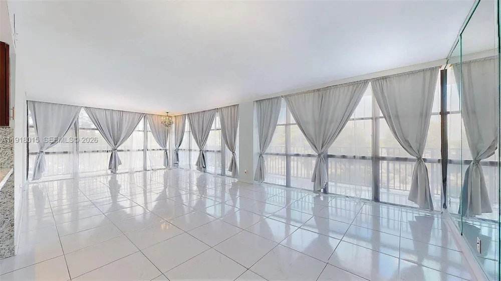 1000 Parkview Dr #431 Hallandale Beach, FL 33009