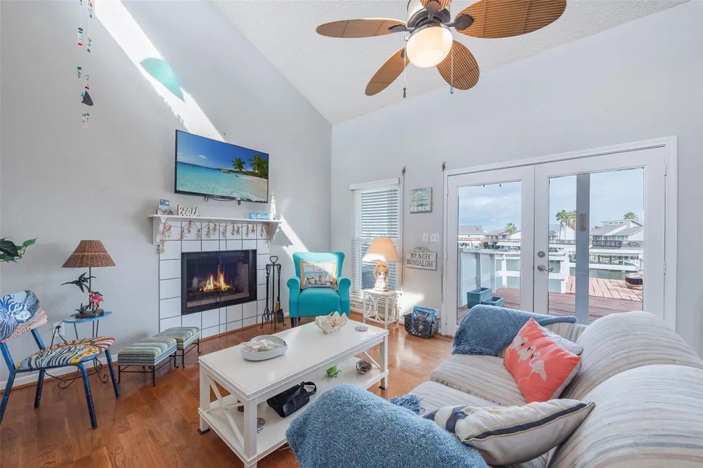 1426 Tiki Drive Tiki Island, TX 77554