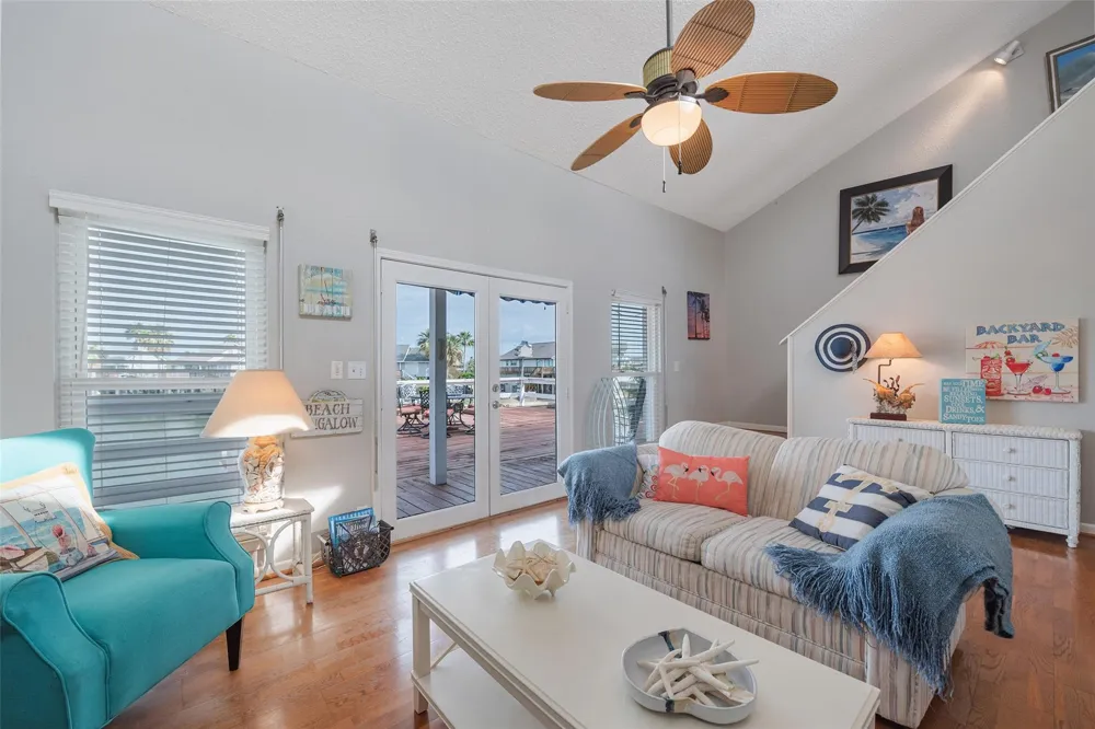 1426 Tiki Drive Tiki Island, TX 77554