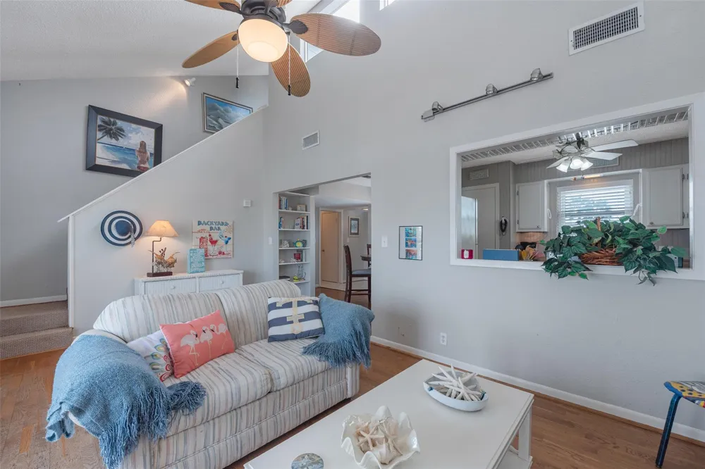 1426 Tiki Drive Tiki Island, TX 77554