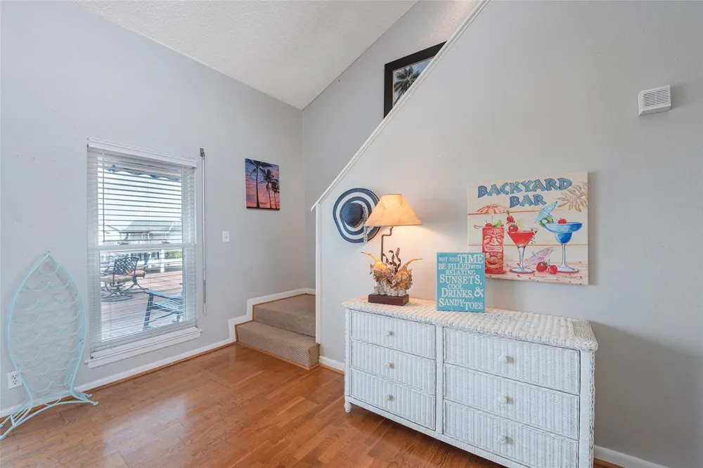 1426 Tiki Drive Tiki Island, TX 77554