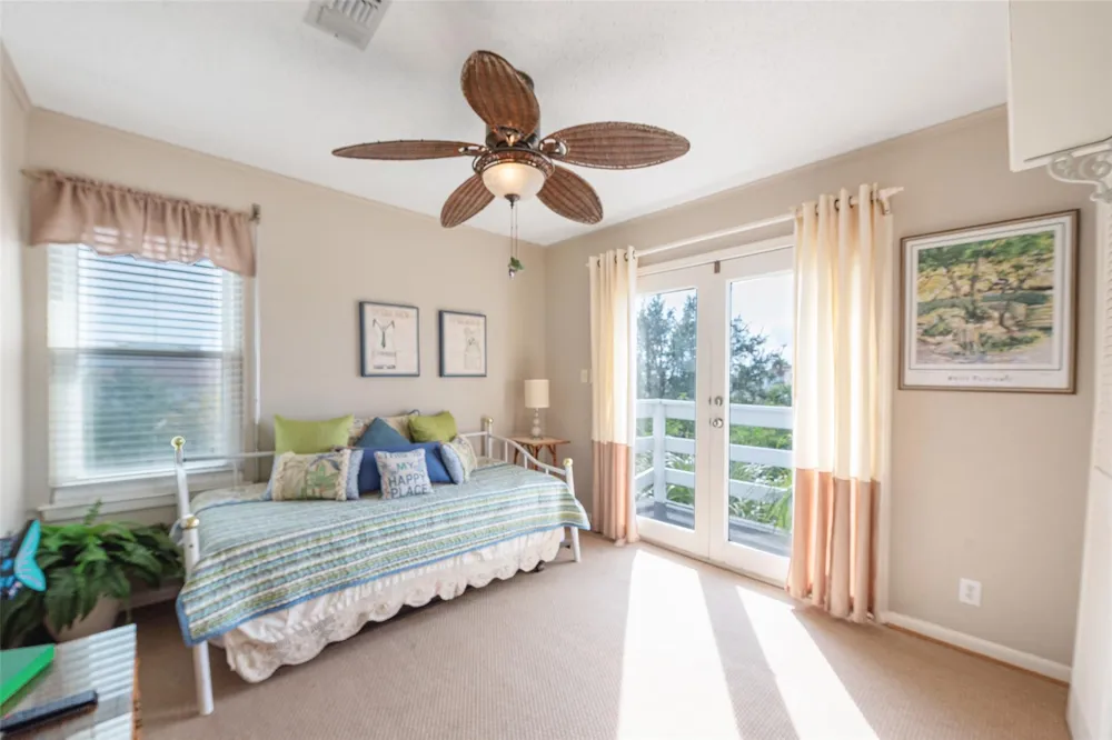 1426 Tiki Drive Tiki Island, TX 77554