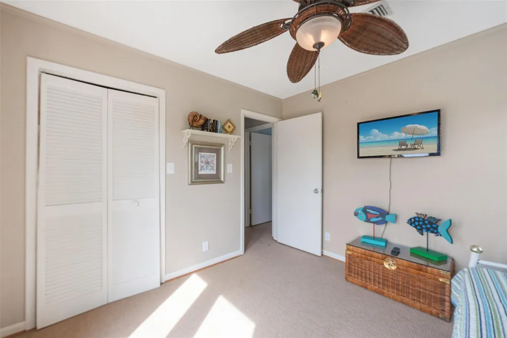 1426 Tiki Drive Tiki Island, TX 77554