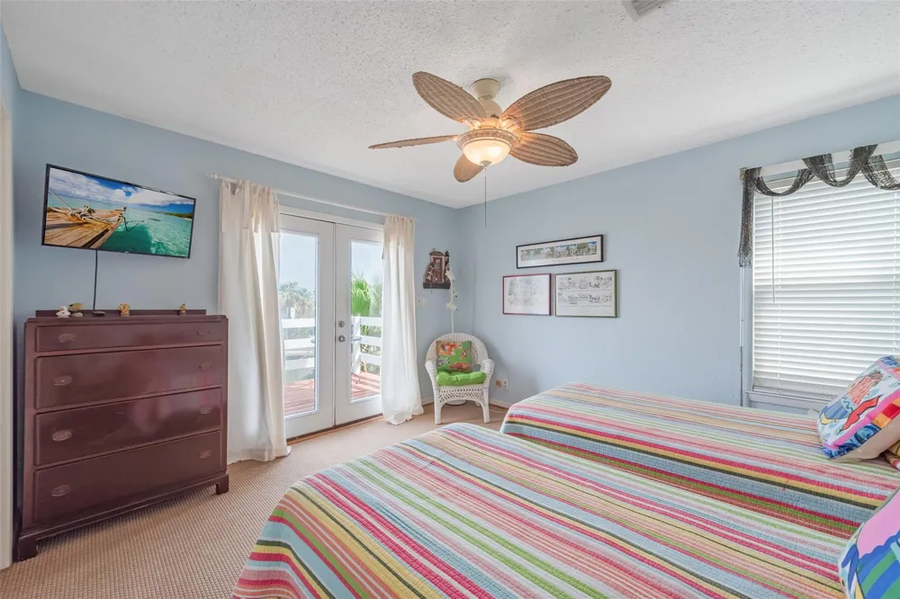 1426 Tiki Drive Tiki Island, TX 77554