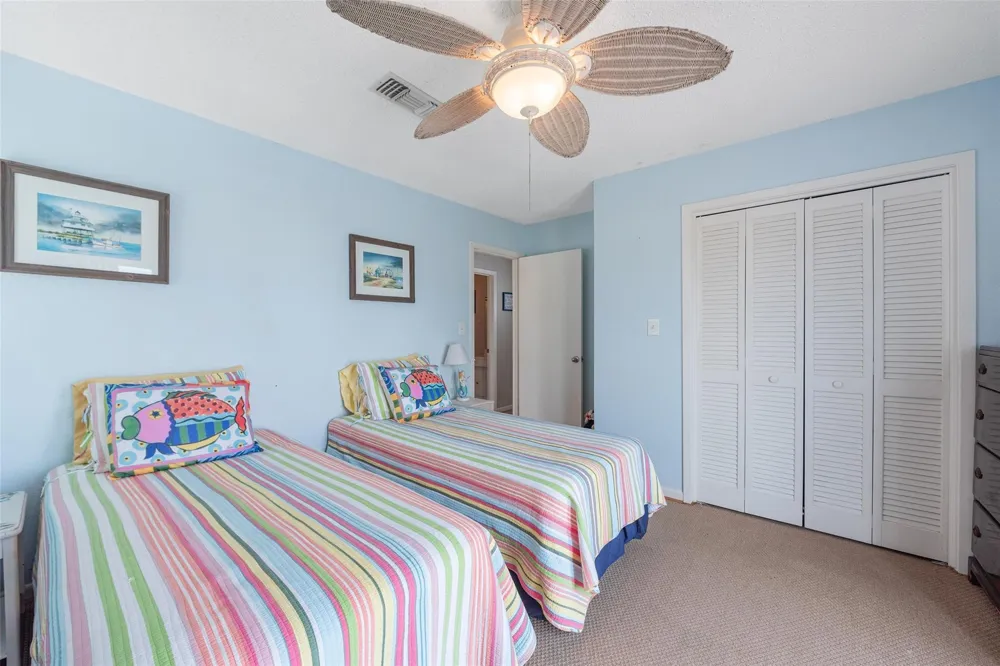 1426 Tiki Drive Tiki Island, TX 77554