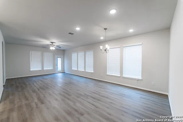 5901 Fannin Point Schertz, TX 78108