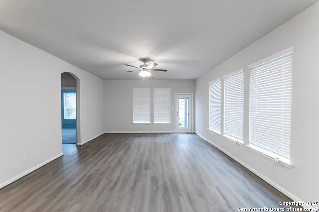 5901 Fannin Point Schertz, TX 78108