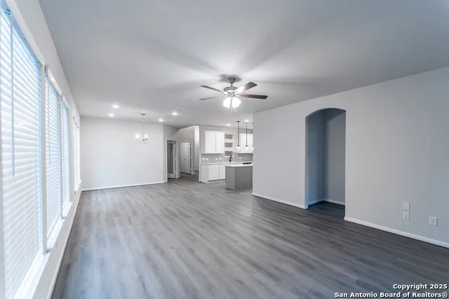 5901 Fannin Point Schertz, TX 78108