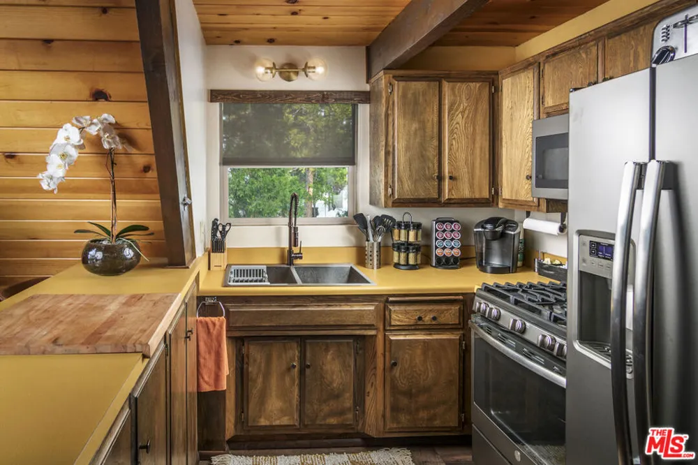 1281 Aleutian Drive Lake Arrowhead, CA 92352