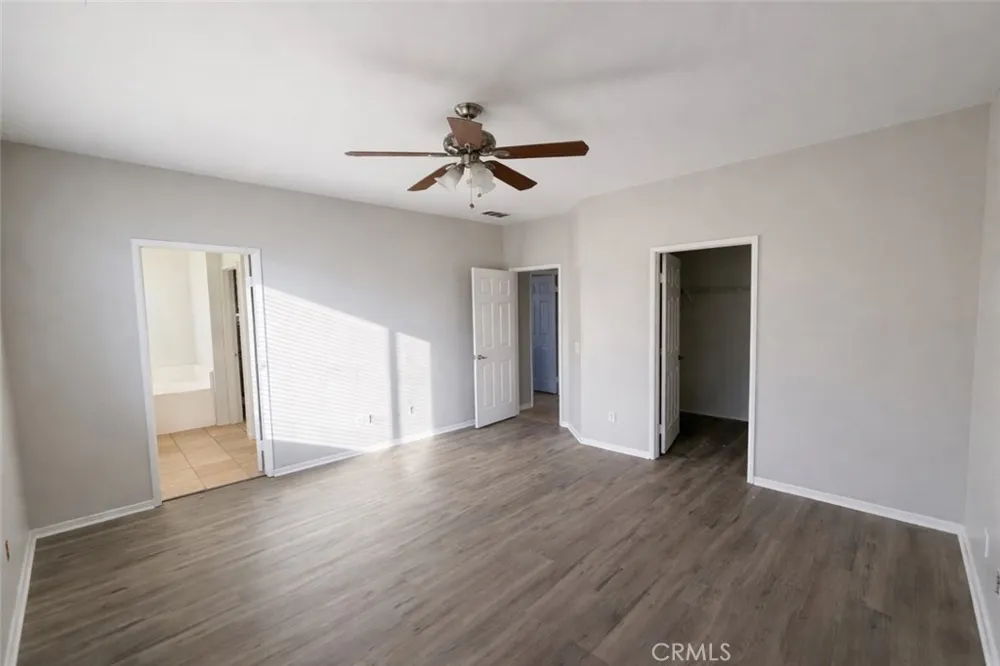 11807 Desert Glen Adelanto, CA 92301