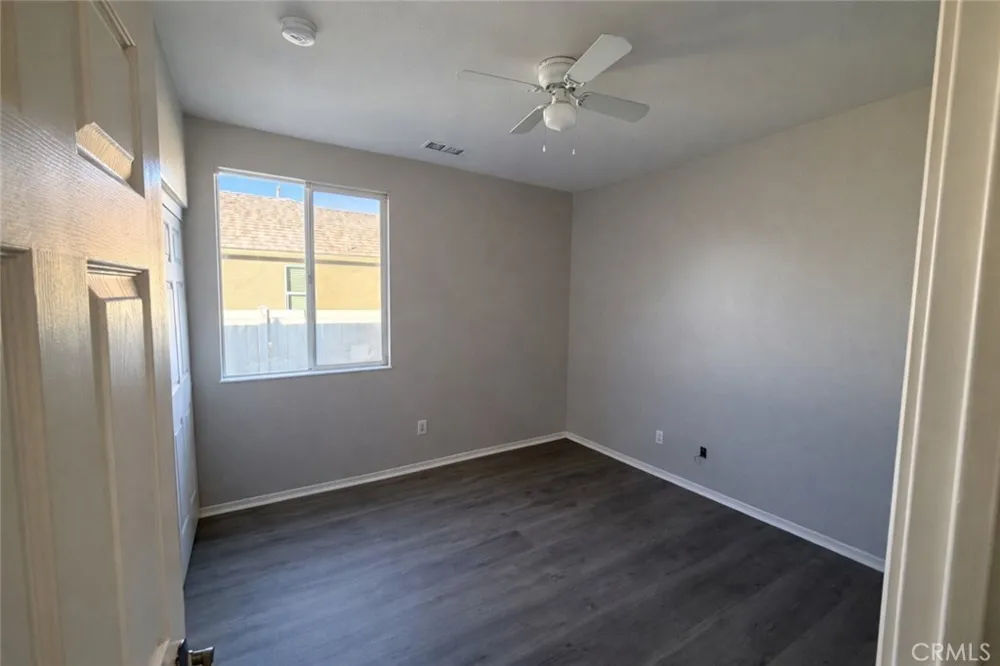 11807 Desert Glen Adelanto, CA 92301