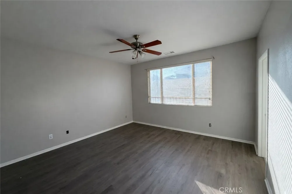 11807 Desert Glen Adelanto, CA 92301