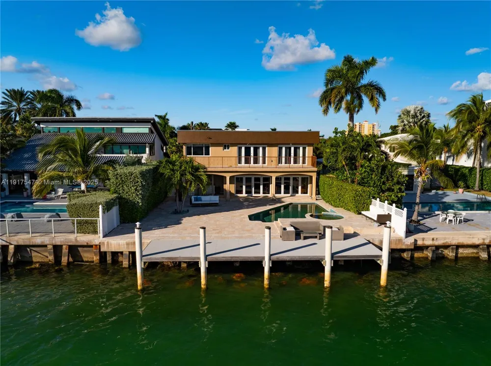 1500 S Treasure Dr North Bay Village, FL 33141