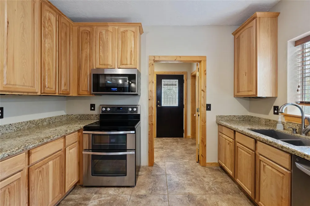 15606 Kristen Lane Willis, TX 77378