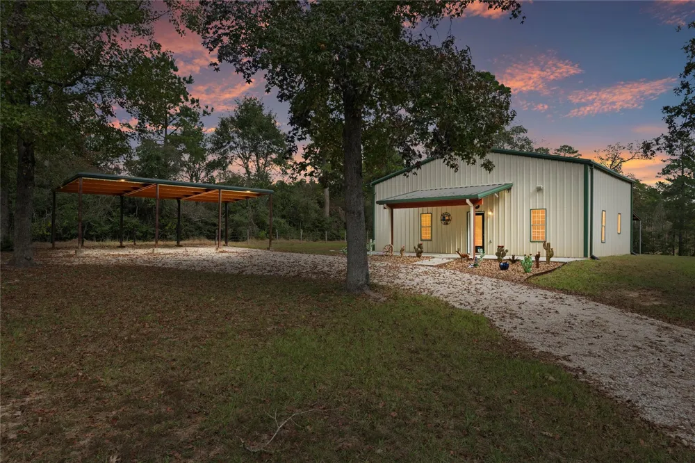 15606 Kristen Lane Willis, TX 77378