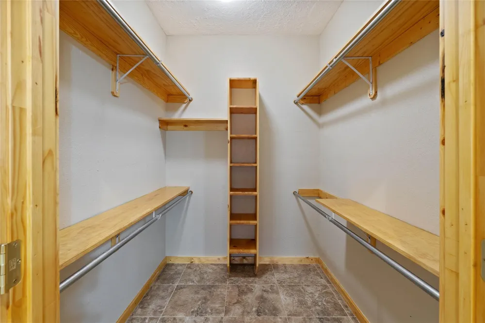 15606 Kristen Lane Willis, TX 77378