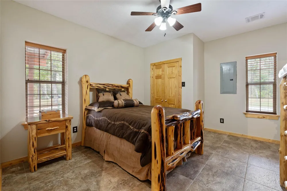 15606 Kristen Lane Willis, TX 77378