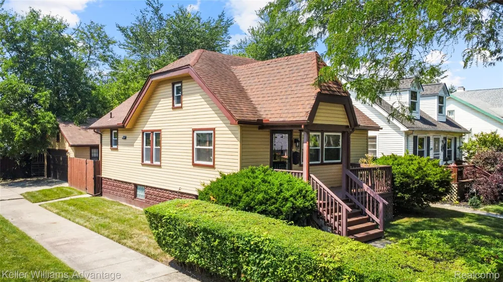 1449 Wayburn Street Grosse Pointe Park City, MI 48230