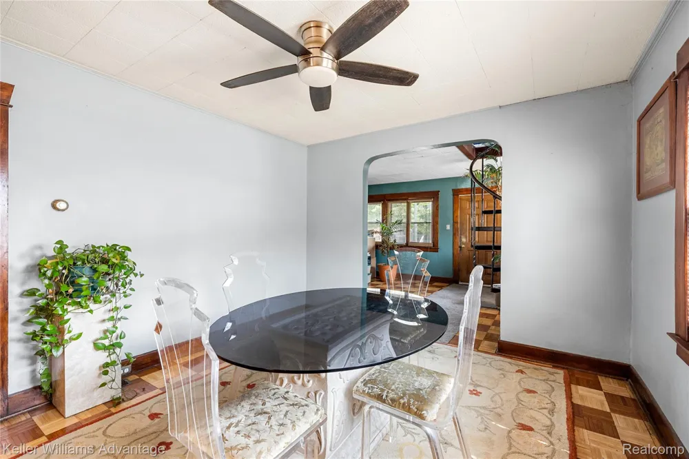 1449 Wayburn Street Grosse Pointe Park City, MI 48230