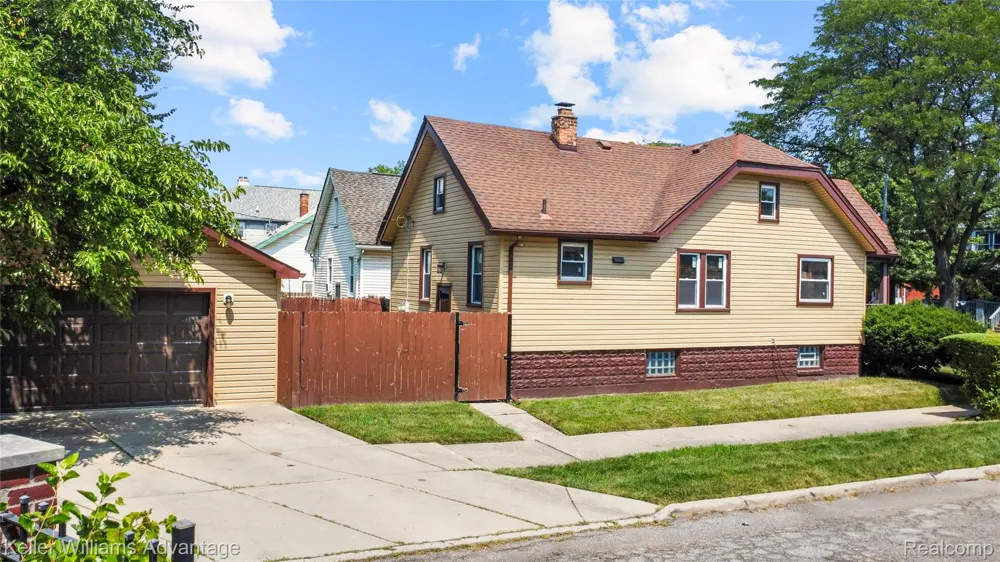 1449 Wayburn Street Grosse Pointe Park City, MI 48230