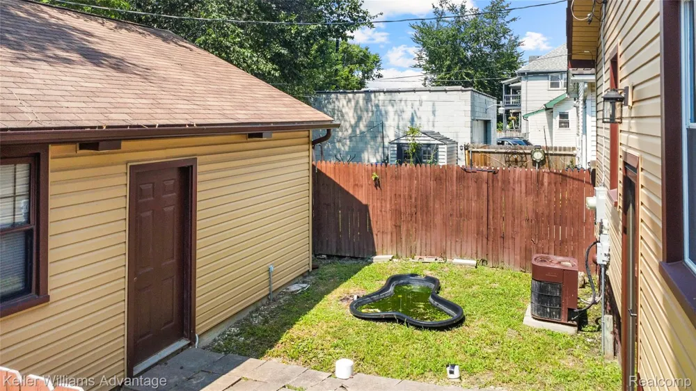 1449 Wayburn Street Grosse Pointe Park City, MI 48230