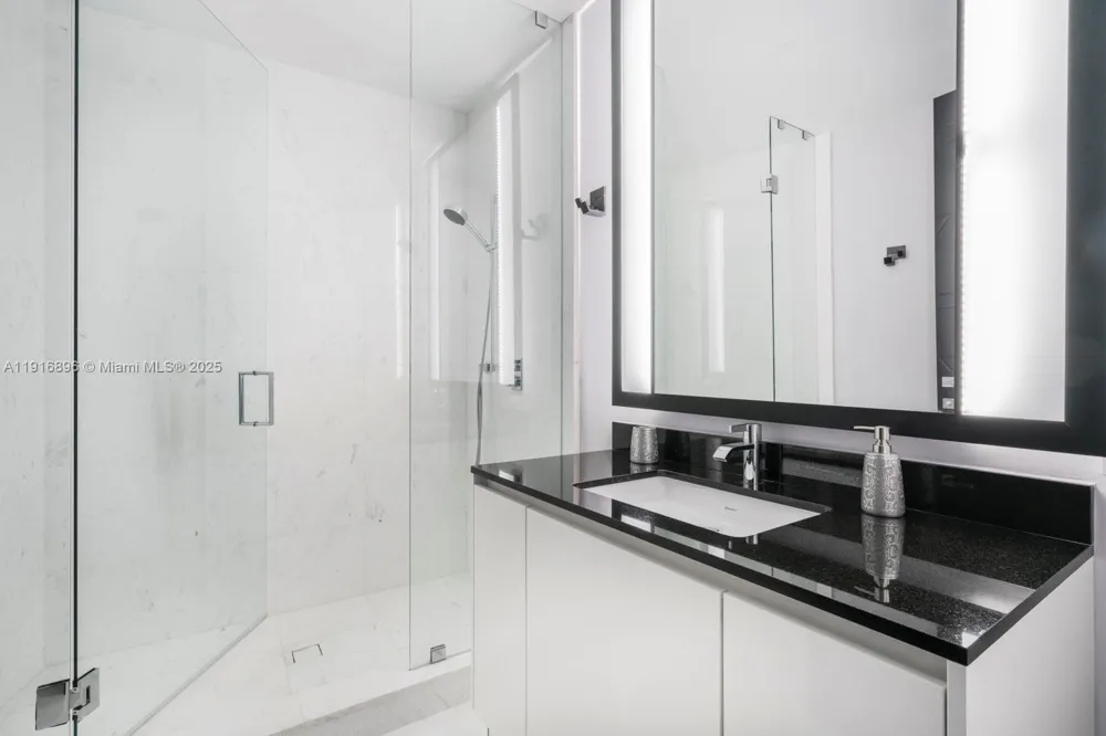 18555 Collins Ave #3505 Sunny Isles Beach, FL 33160