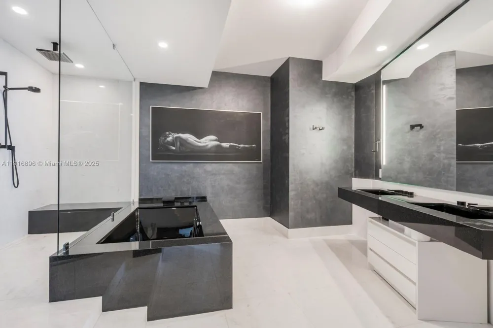 18555 Collins Ave #3505 Sunny Isles Beach, FL 33160
