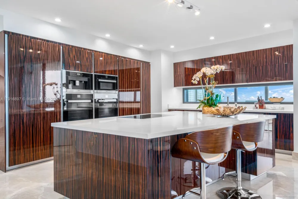18555 Collins Ave #5105 Sunny Isles Beach, FL 33160