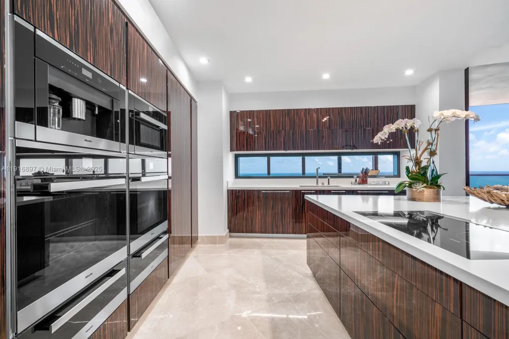18555 Collins Ave #5105 Sunny Isles Beach, FL 33160