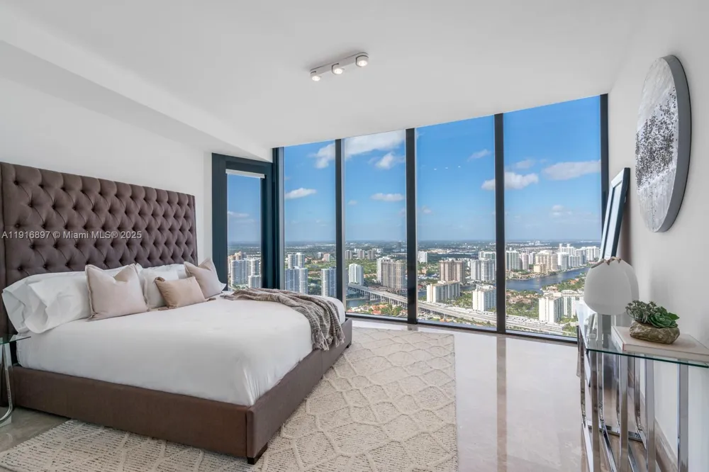 18555 Collins Ave #5105 Sunny Isles Beach, FL 33160