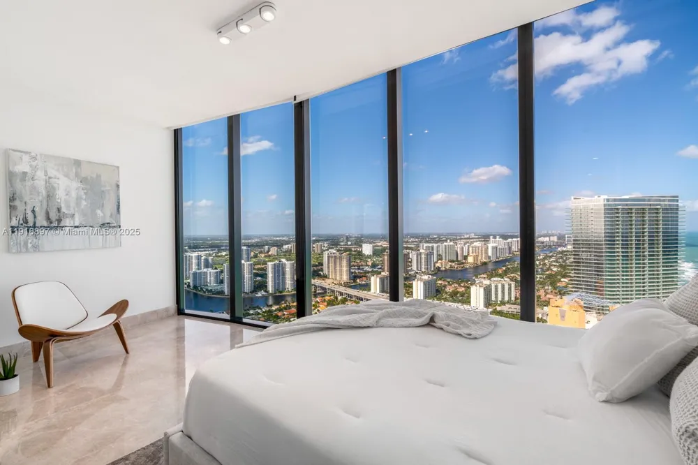 18555 Collins Ave #5105 Sunny Isles Beach, FL 33160