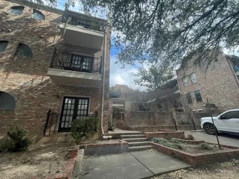 2801 RIO GRANDE STREET #303