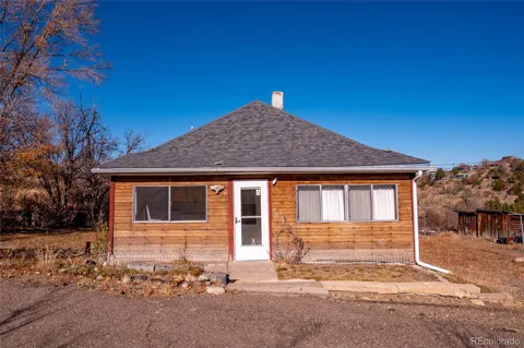 1005 E 4th Street