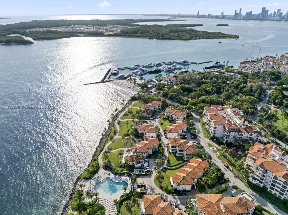 19217 Fisher Island Dr #19217 Miami Beach, FL 33109
