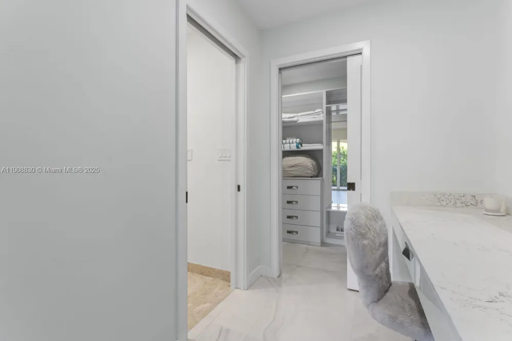19217 Fisher Island Dr #19217 Miami Beach, FL 33109