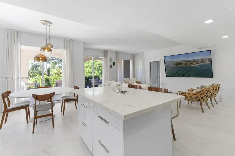 19217 Fisher Island Dr #19217 Miami Beach, FL 33109